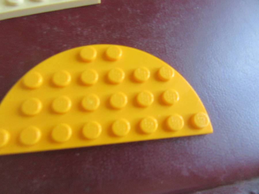 5 VARIOUS LEGO PLATES- AS PER SCAN