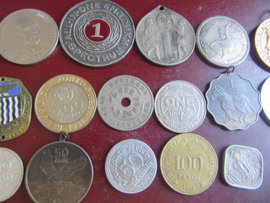 INTERESTING SELECTION OF20 VARIOUS ITEMS - AS PER SCAN - BID PERITEM - CO1