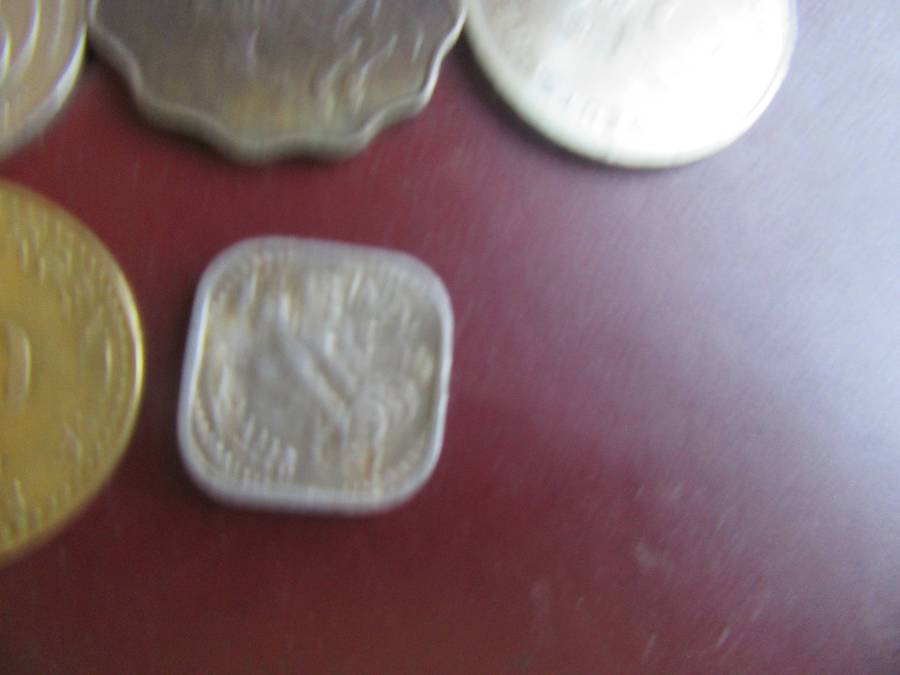 INTERESTING SELECTION OF20 VARIOUS ITEMS - AS PER SCAN - BID PERITEM - CO1