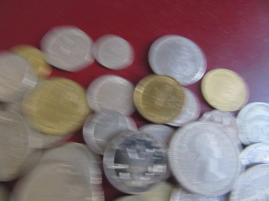 GOOD START FOR THE BEGINNER -75INTERNATIONAL COINS - AS PER SCAN - CO41 - BID PER ITEM