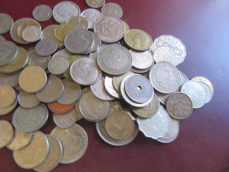 GOOD STARTFOR THE BEGINNER - 100 INTERNATIONAL COINS - AS PER SCAN - BID PER ITEM - LOT 2