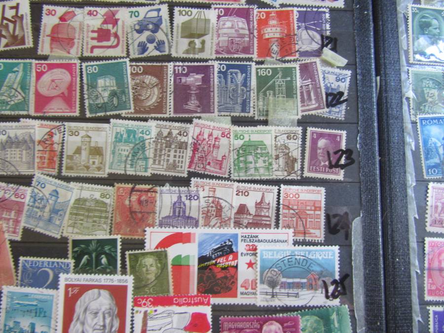 LARGE IDEAL ALBUM - 16 PAGES FILLED WITH INTERNATIONAL /THEMATIC STAMPS - AS PER SCAN - BID PER PAGE