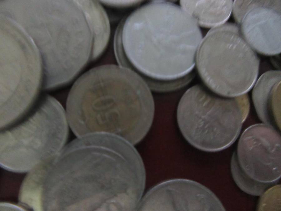 GOOD START FOR THE BEGINNER - 95 WORLD COINS - BID PER COIN AS PER SCAN - LOT23