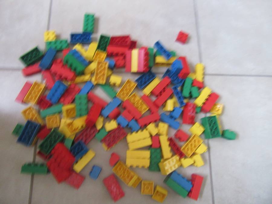 142 VARIOUS TYCO BUILDING BLOCKS - AS PER SCAN - BID PER ITEM