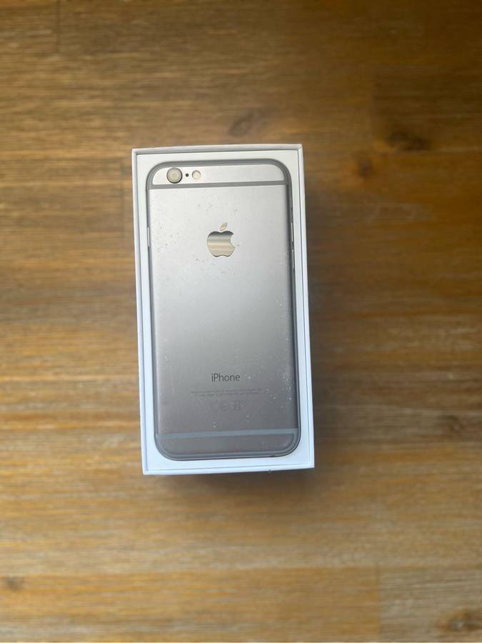 Apple iPhone 6 - 32GB - Space Gray