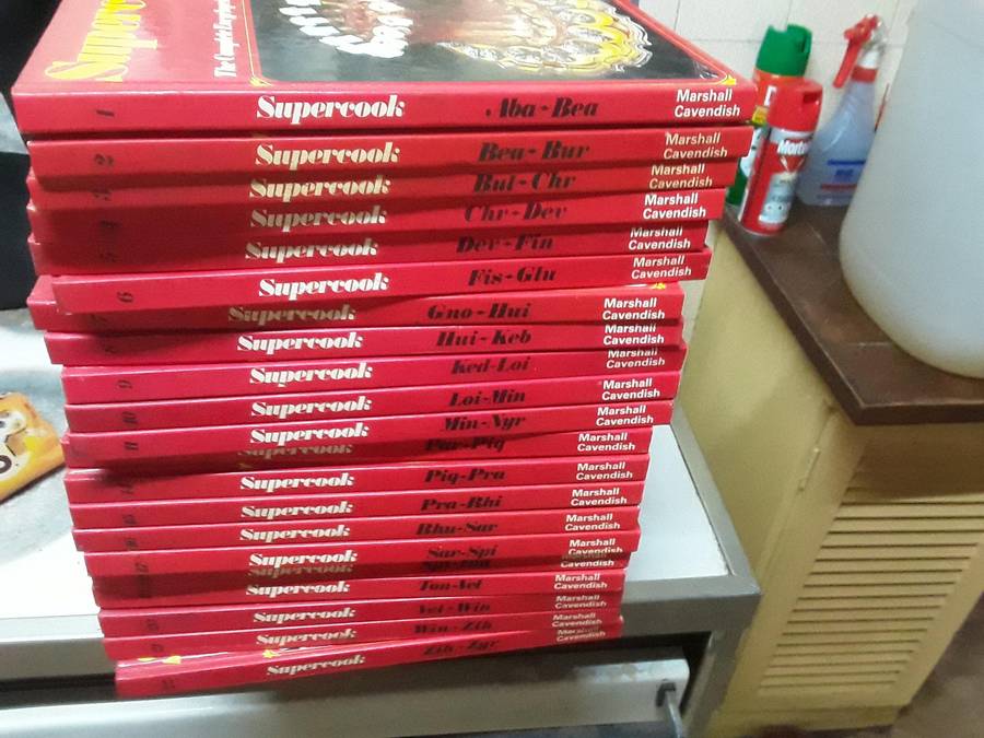 Lot of 21 recipe books - Supercook no's 1 to 22 (number 12 is missing)