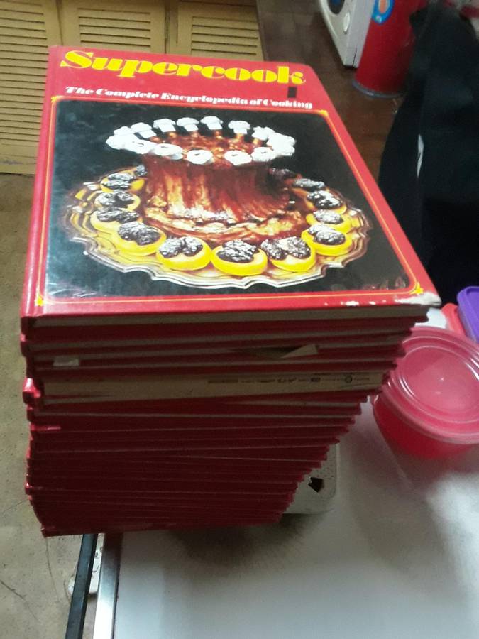 Lot of 21 recipe books - Supercook no's 1 to 22 (number 12 is missing)