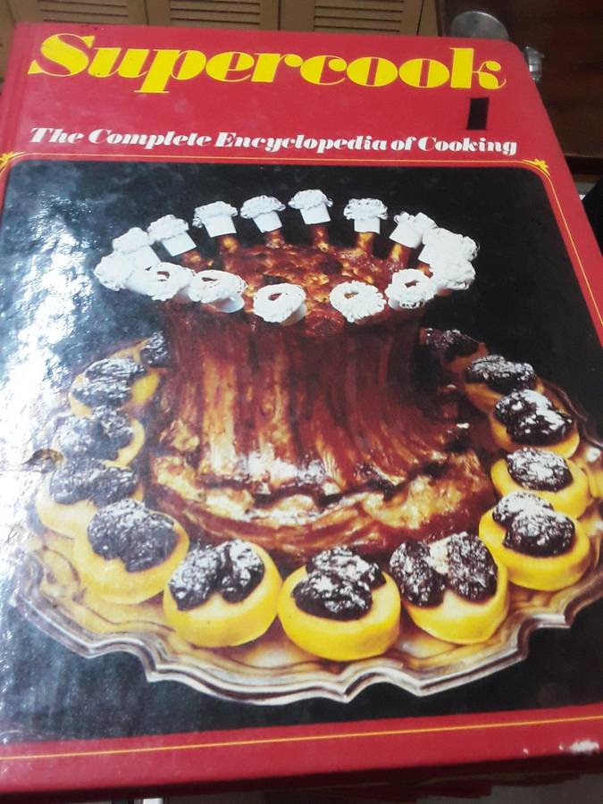 Lot of 21 recipe books - Supercook no's 1 to 22 (number 12 is missing)