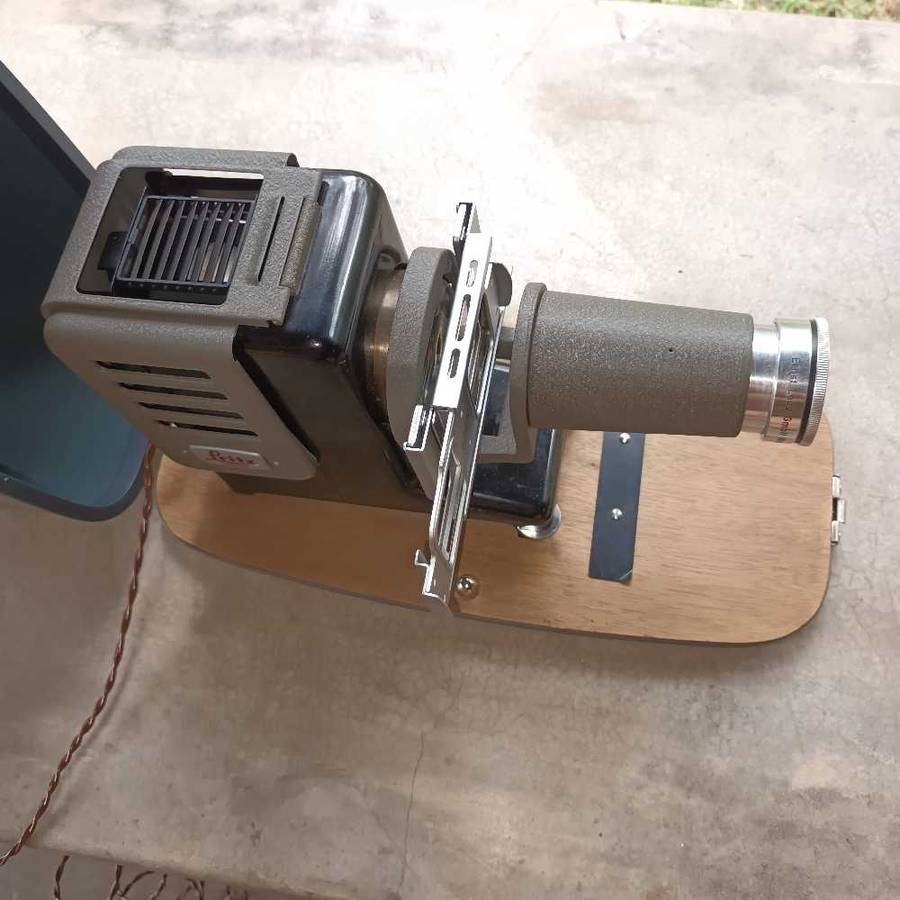 Ernst Leitz slide projector
