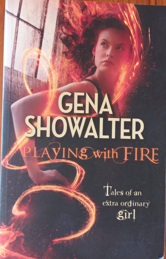 Playing with fire. Gena Showalter. Soft cover