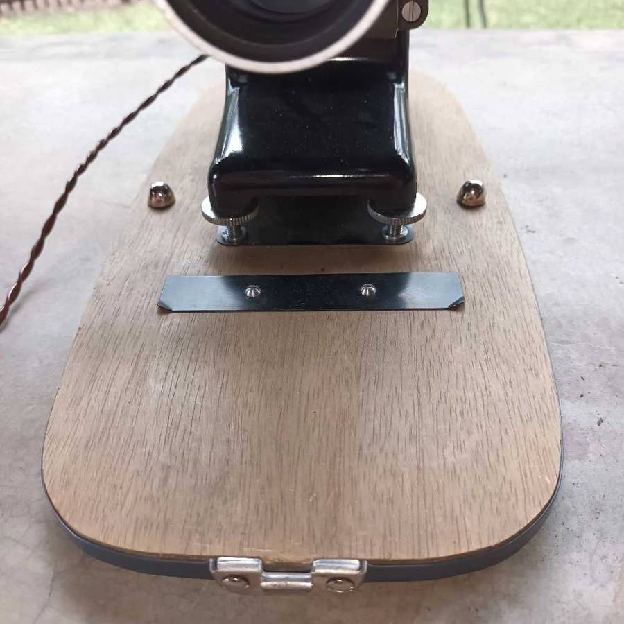 Ernst Leitz slide projector