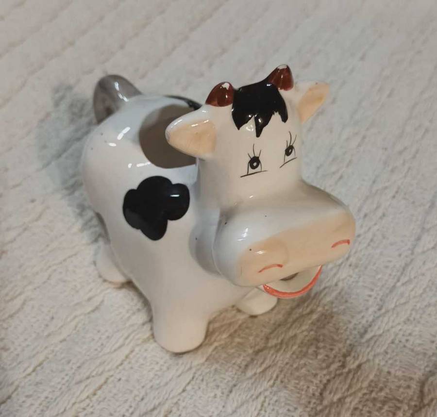 Cow milk jug