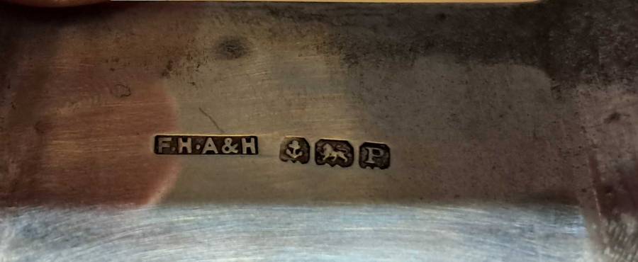 Silver serviette rings