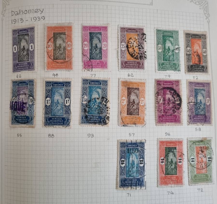 NEW AGE STAMP ALBUM SPRINGBACK WITH FRENCH COLONIES MINT/USED. AS PER IMAGES. NB: PLEASE READ BELOW!