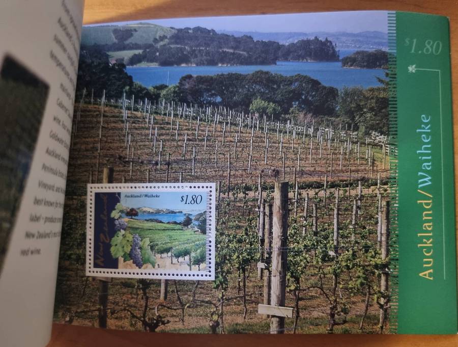 New Zealand 1997 New Zealand vineyards prestige stamp booklet mint  good value.
