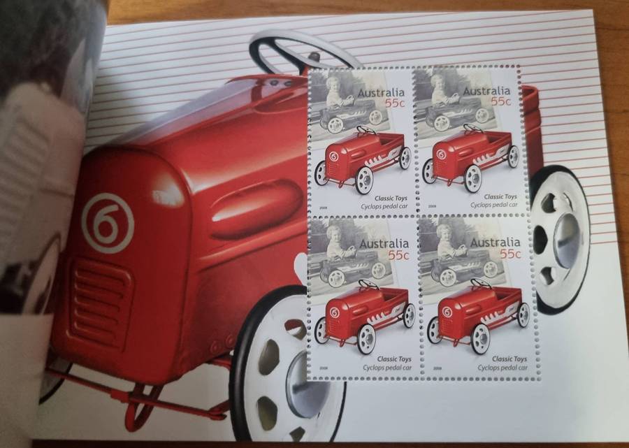 Australia 2009 Classic Toys mint prestige booklet  great item.