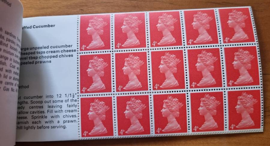 GB 1969 'Stamps for Cooks' 1 pound booklet with Machin type stamps - sewn thread.