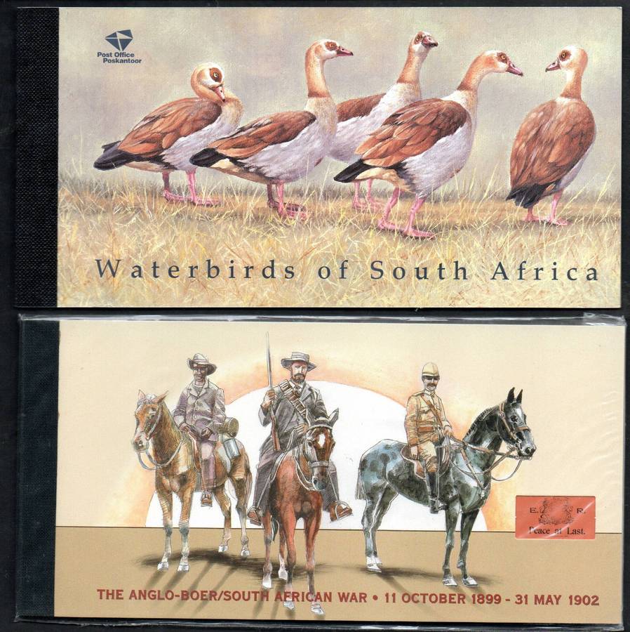 RSA selection of (x2) mint and complete souvenir booklets - total CV R530.