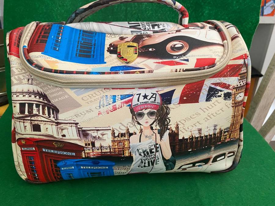 VANITY CASE