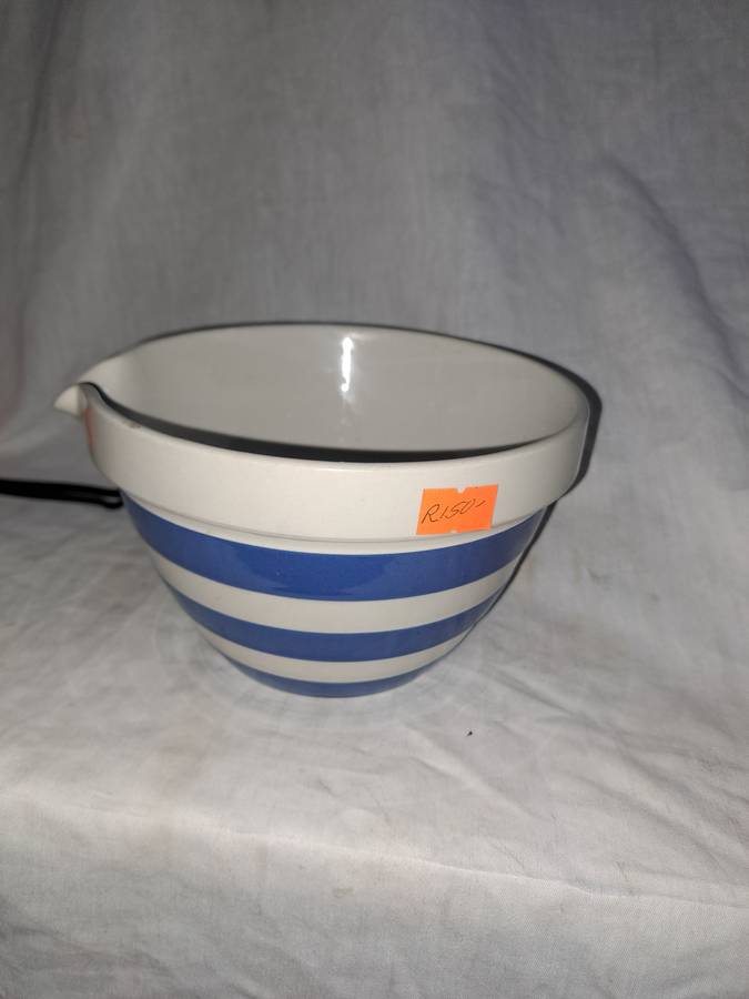 Blue and white Cornish ware bowl