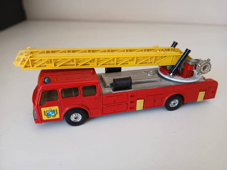 Dennis Fire Engine with Aerial Ladder No. 1120 (Corgi +/-1:50 made in Britain)