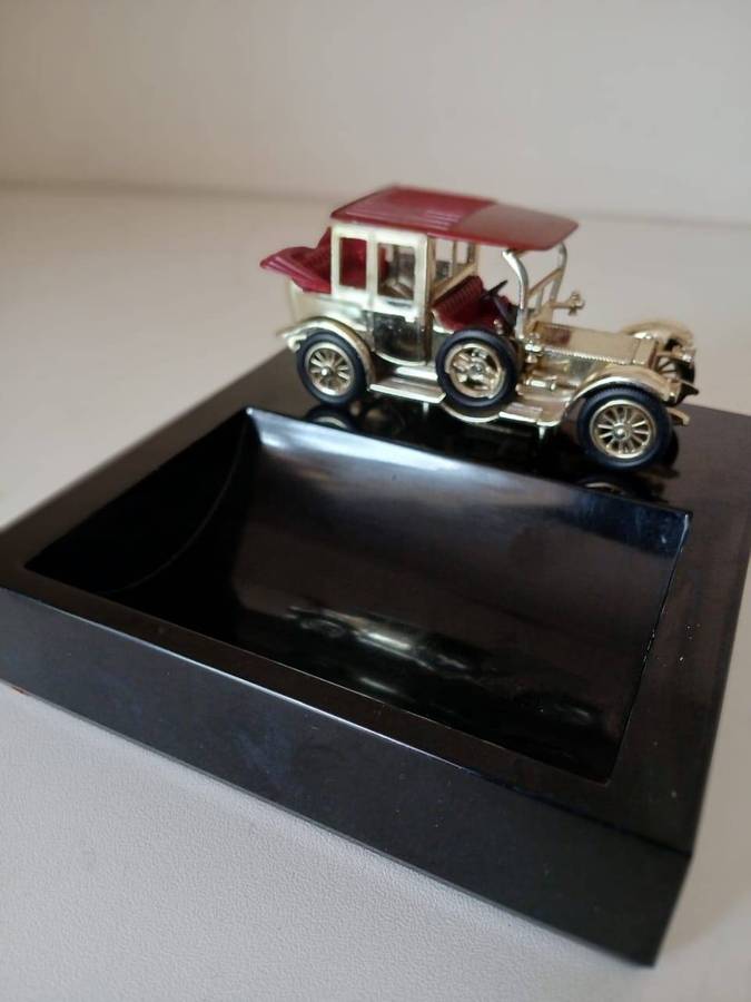 Vintage Rolls Royce 1912 no. Y-7 with Lesney Desk Stand (Models of Yesteryear +/-1:43)
