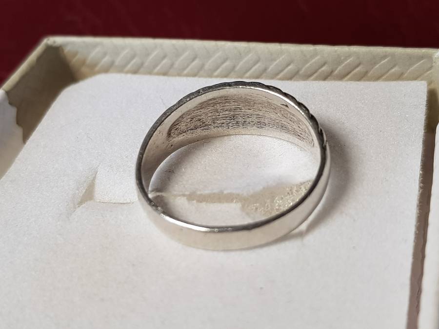 Lovely Genuine Solid Sterling Silver Ring In Good Condition - [3,1 g]