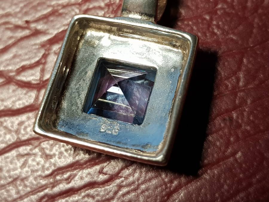 Lovely Genuine Solid Sterling Silver Pendant in Excellent Condition - [4,2 g]