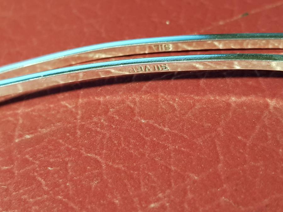 A Pair Of Genuine Solid Sterling Silver Bangles In Excellent Condition - 11 gram *