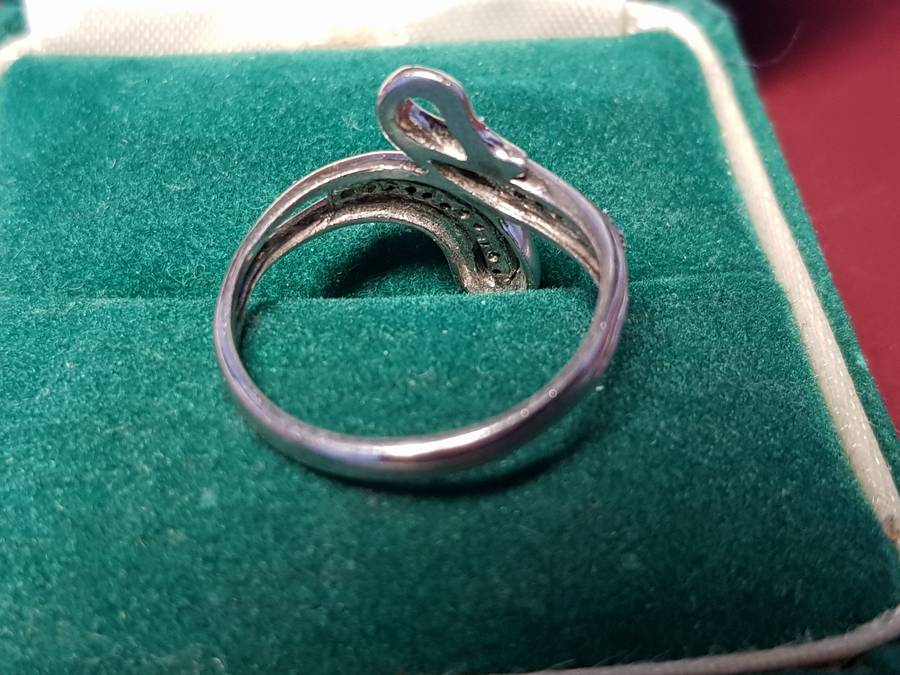 Lovely Genuine Solid Sterling Silver Ring In Very Good Condition - [2,3 g]