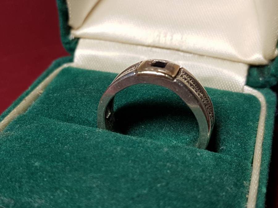 Lovely Genuine Solid Sterling Silver Ring With 9 ct Gold Inlay With Sapphire  - [4,8 g]