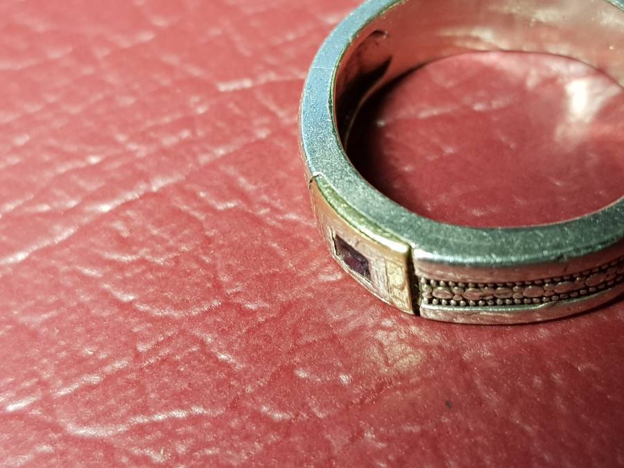 Lovely Genuine Solid Sterling Silver Ring With 9 ct Gold Inlay With Sapphire  - [4,8 g]