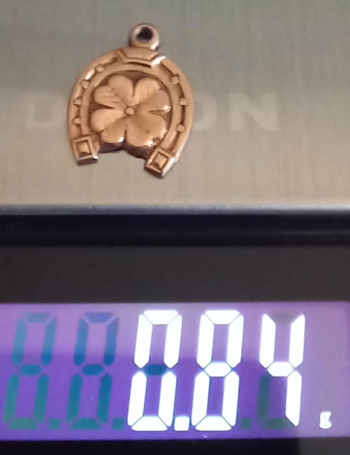 Vintage 9ct Gold lucky charm horse shoe and 4 leaf clover