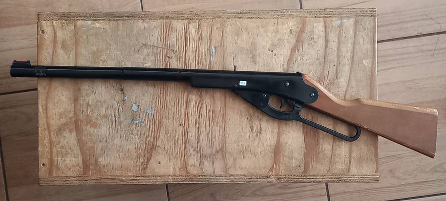 Daisy Buck model 105 air/BB gun preloved