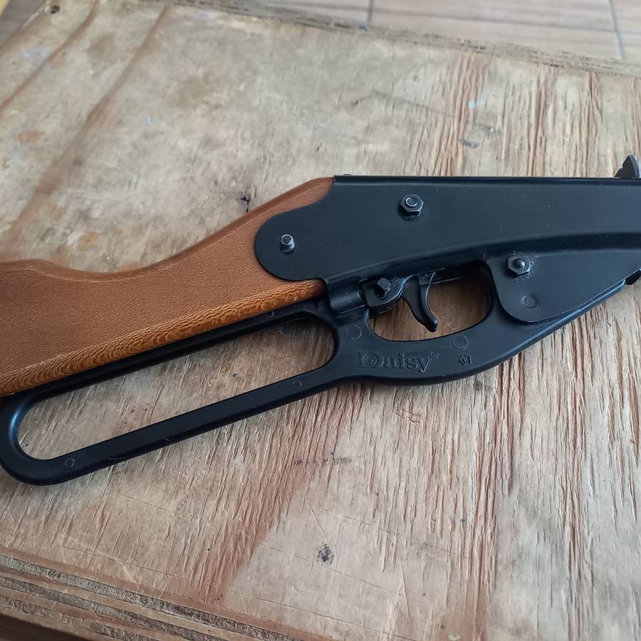 Daisy Buck model 105 air/BB gun preloved