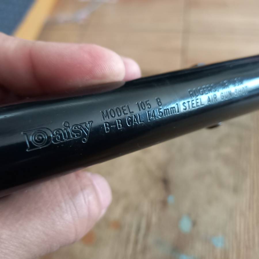 Daisy Buck model 105 air/BB gun preloved
