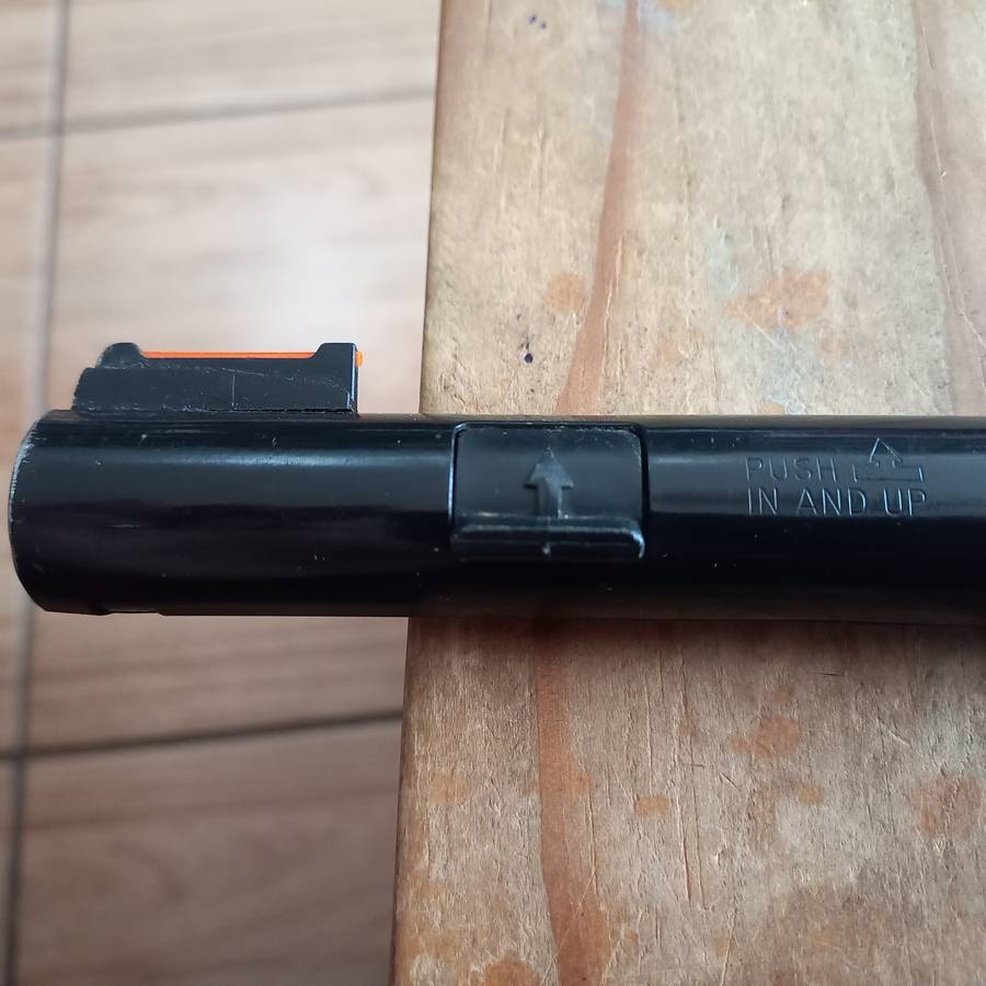 Daisy Buck model 105 air/BB gun preloved