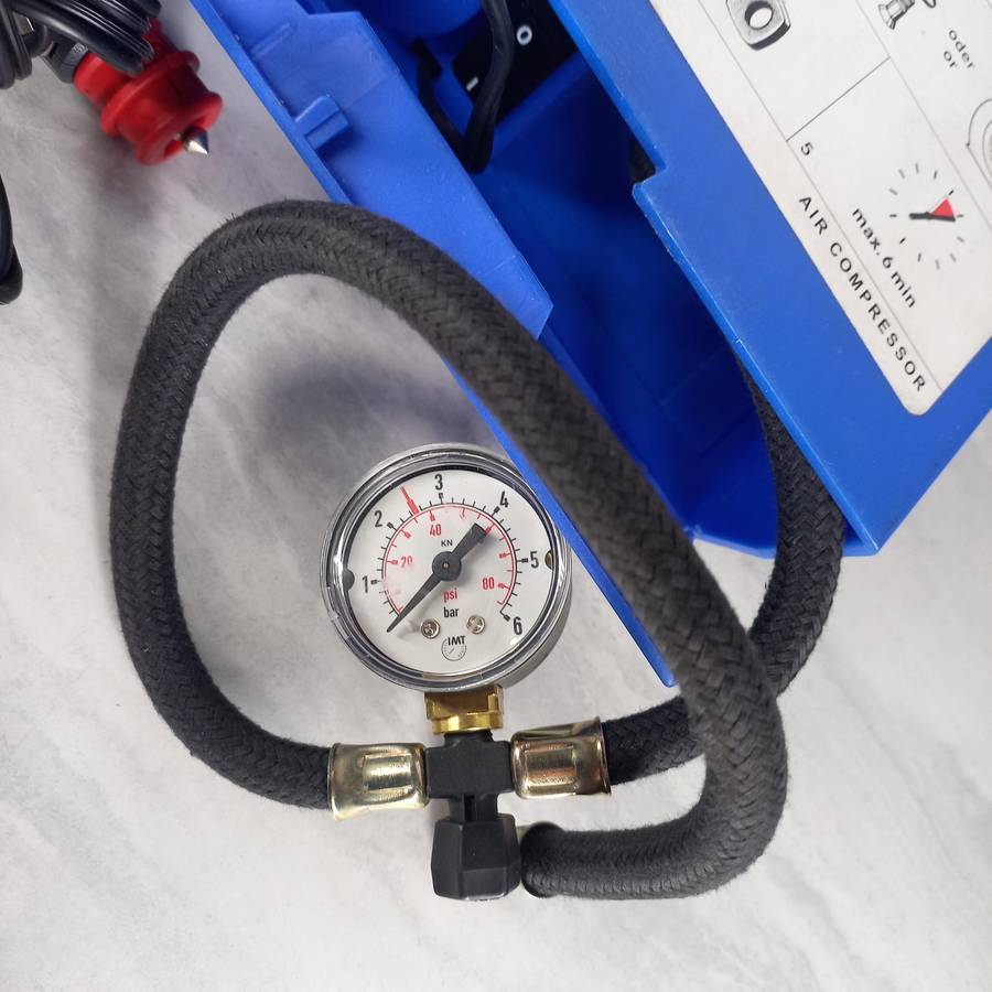 Oem Mercedes-Benz air pump / tyre pump