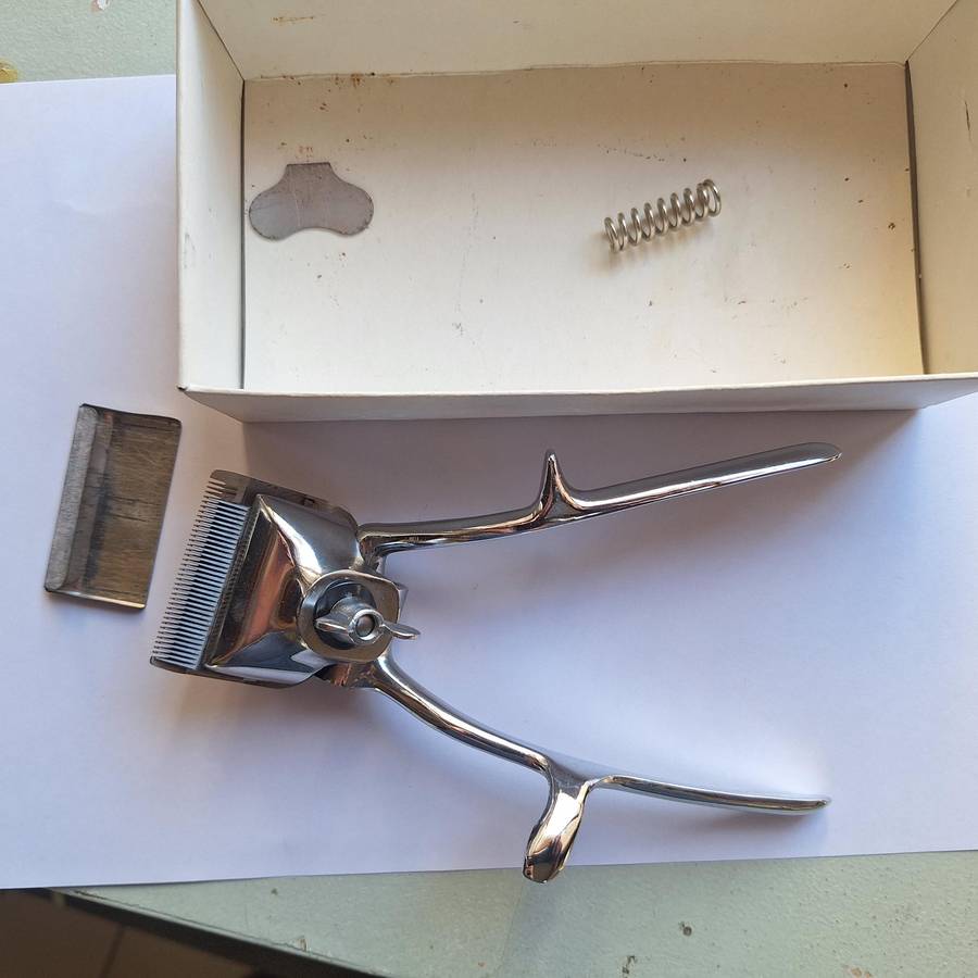 Vintage Burman hair clipper from England