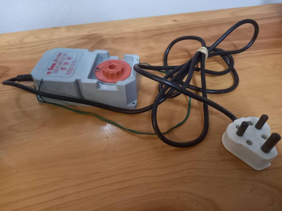 Lima Transformer   Front & Back Motion & Automatic Cut Out Feature HO  Complete    - Reduced-Madness