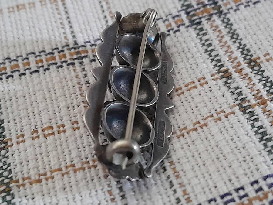 Stirling Silver brooch Vintage