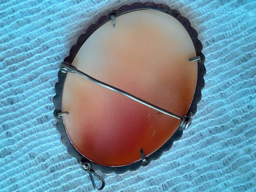 Cameo Marcasite Shell Brooch Silver