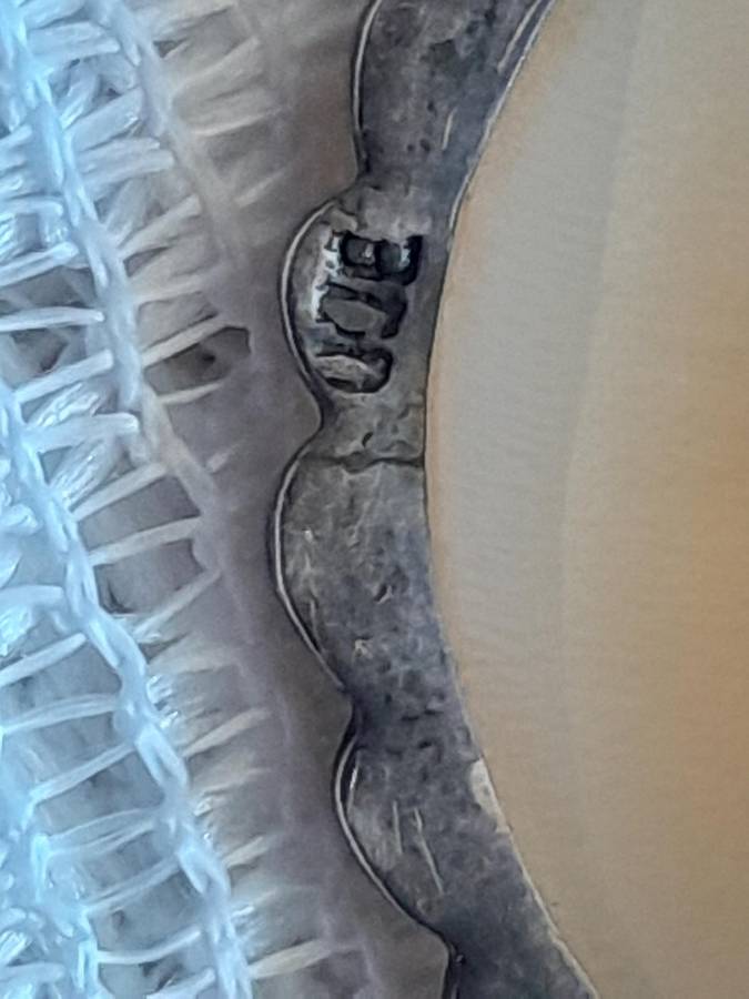 Cameo Marcasite Shell Brooch Silver