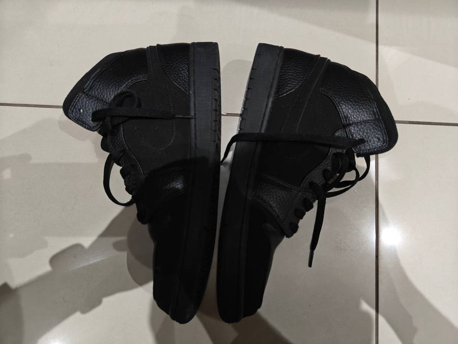 Air Jordan 1 Mid black