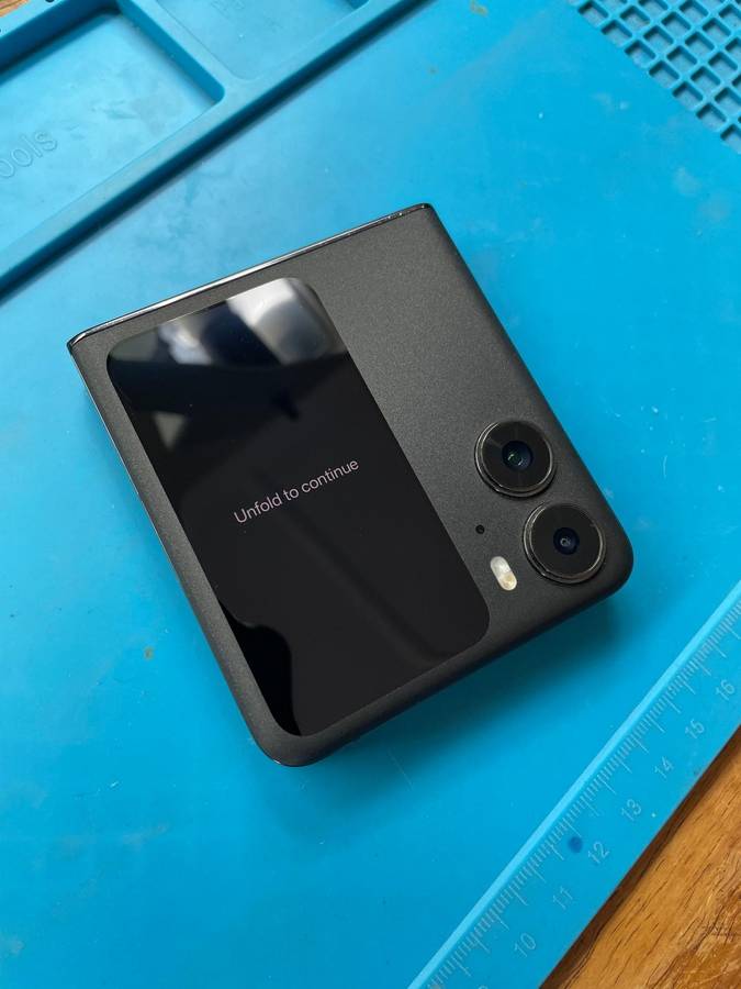 Flip phone Oppo Find N2 Flip