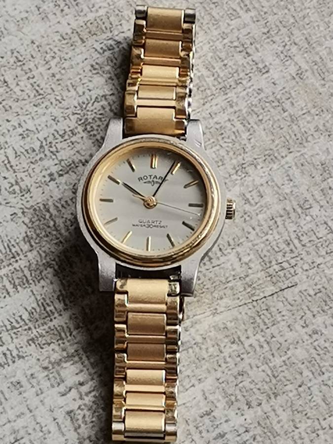 LADIES ELEGANT ROTARY SWISS MADE GOLD WATCH IN EXCELLENT WORKING CONDITION