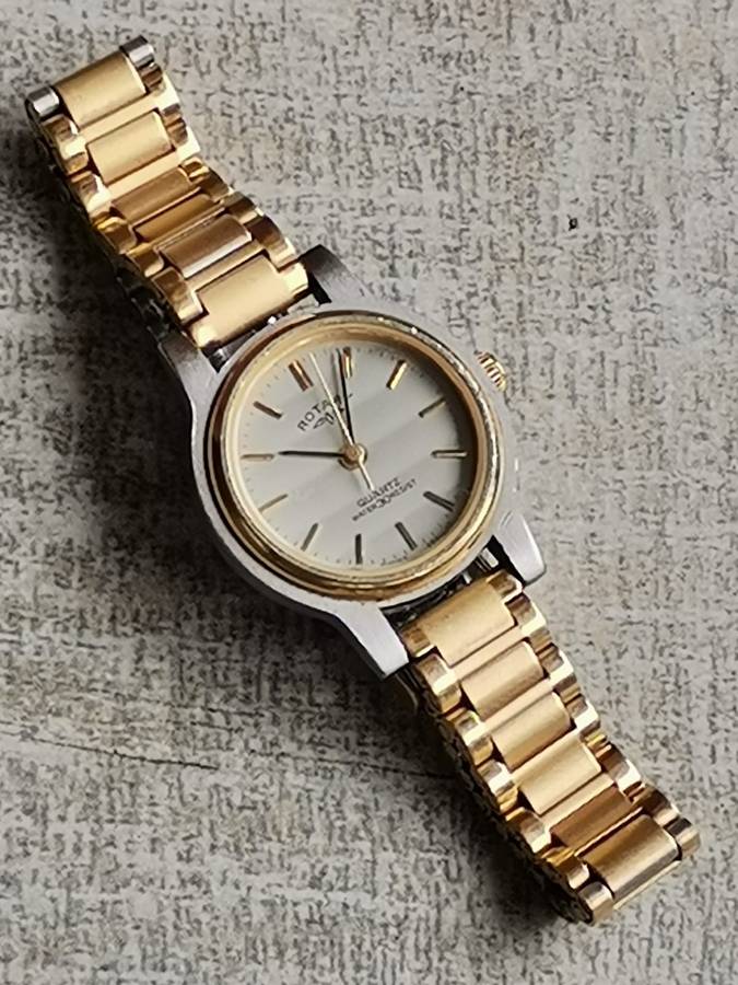 LADIES ELEGANT ROTARY SWISS MADE GOLD WATCH IN EXCELLENT WORKING CONDITION