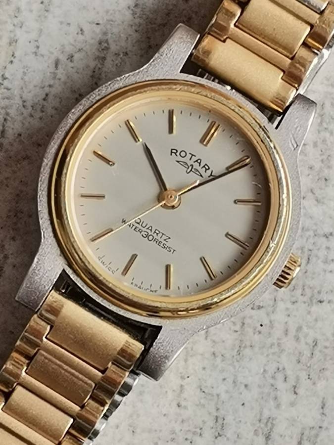 LADIES ELEGANT ROTARY SWISS MADE GOLD WATCH IN EXCELLENT WORKING CONDITION