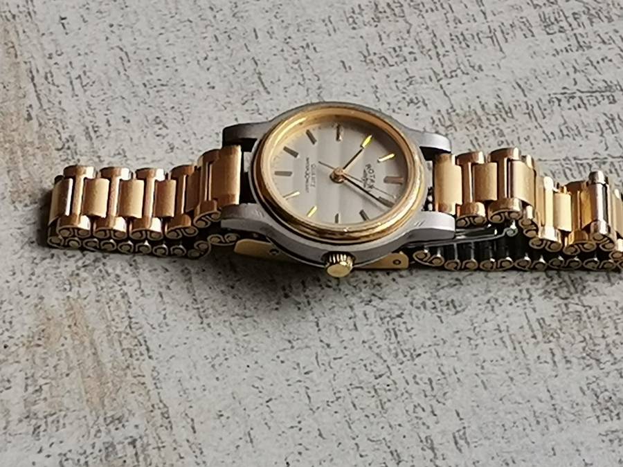 LADIES ELEGANT ROTARY SWISS MADE GOLD WATCH IN EXCELLENT WORKING CONDITION