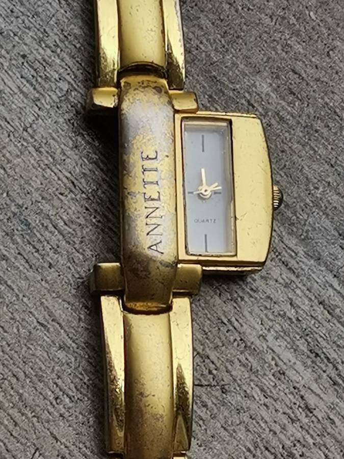 LADIES ANNETTE SLIDING WATCH IN EXCELLENT WORKING CONDITION